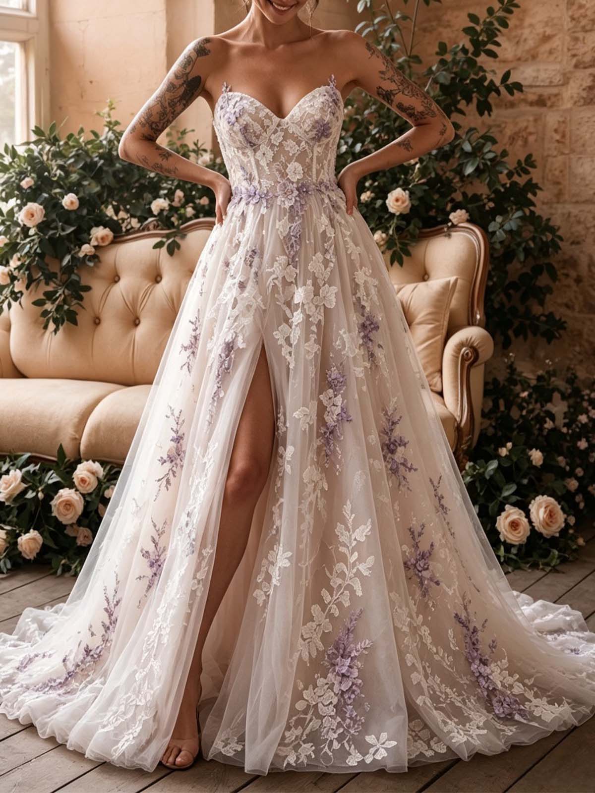 A-Line Sweetheart Sleeveless Tulle Wedding Dresses With Lace Appliques And Sweep Train