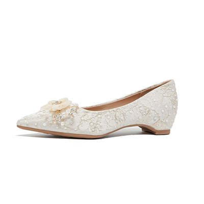 Low Heel Satin Pointed Toe Wedding Shoes With Flowers/Beading