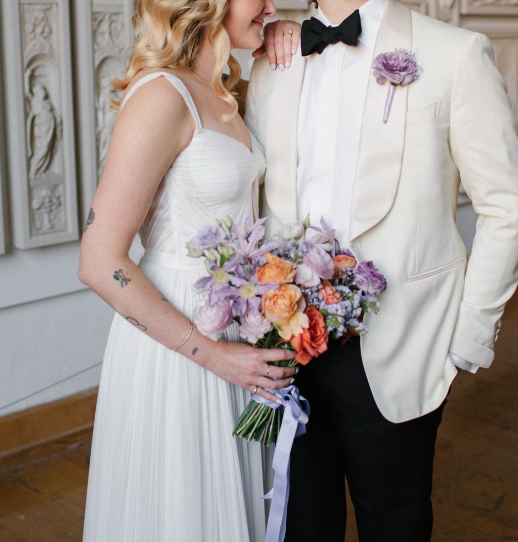 V-Neck Sleeveless Sequined Wedding Dresses Split Front