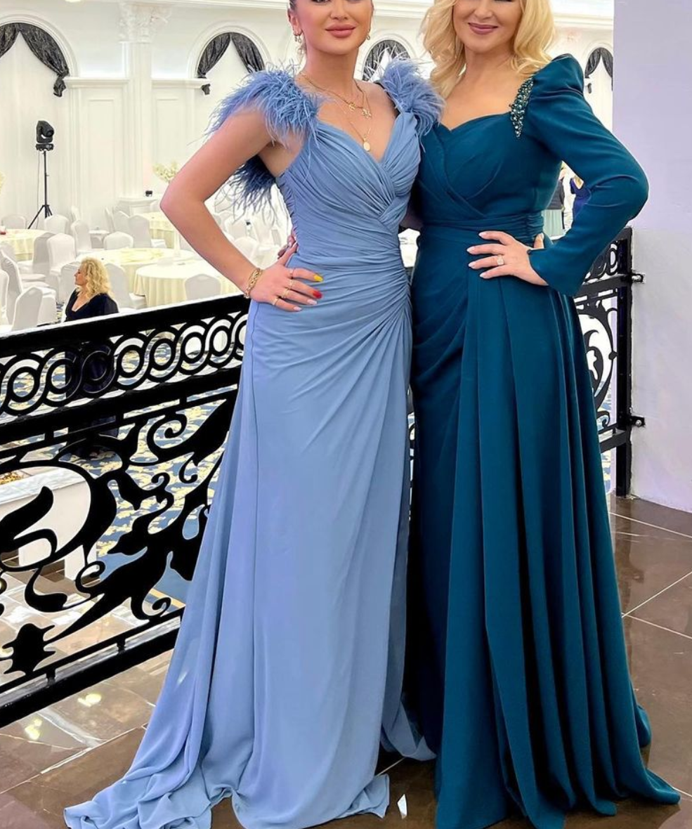 Sexy Sheath/Column Deep V-Neck Sleeveless Chiffon Floor-Length Prom Dress