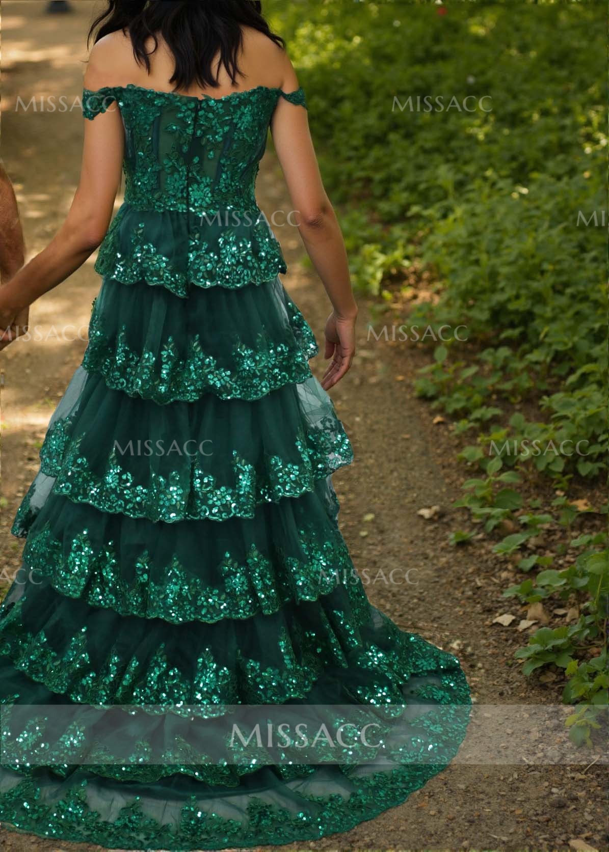 Exquisite Tiered Skirt Illusion Corset Prom Dresses With Floral Applique