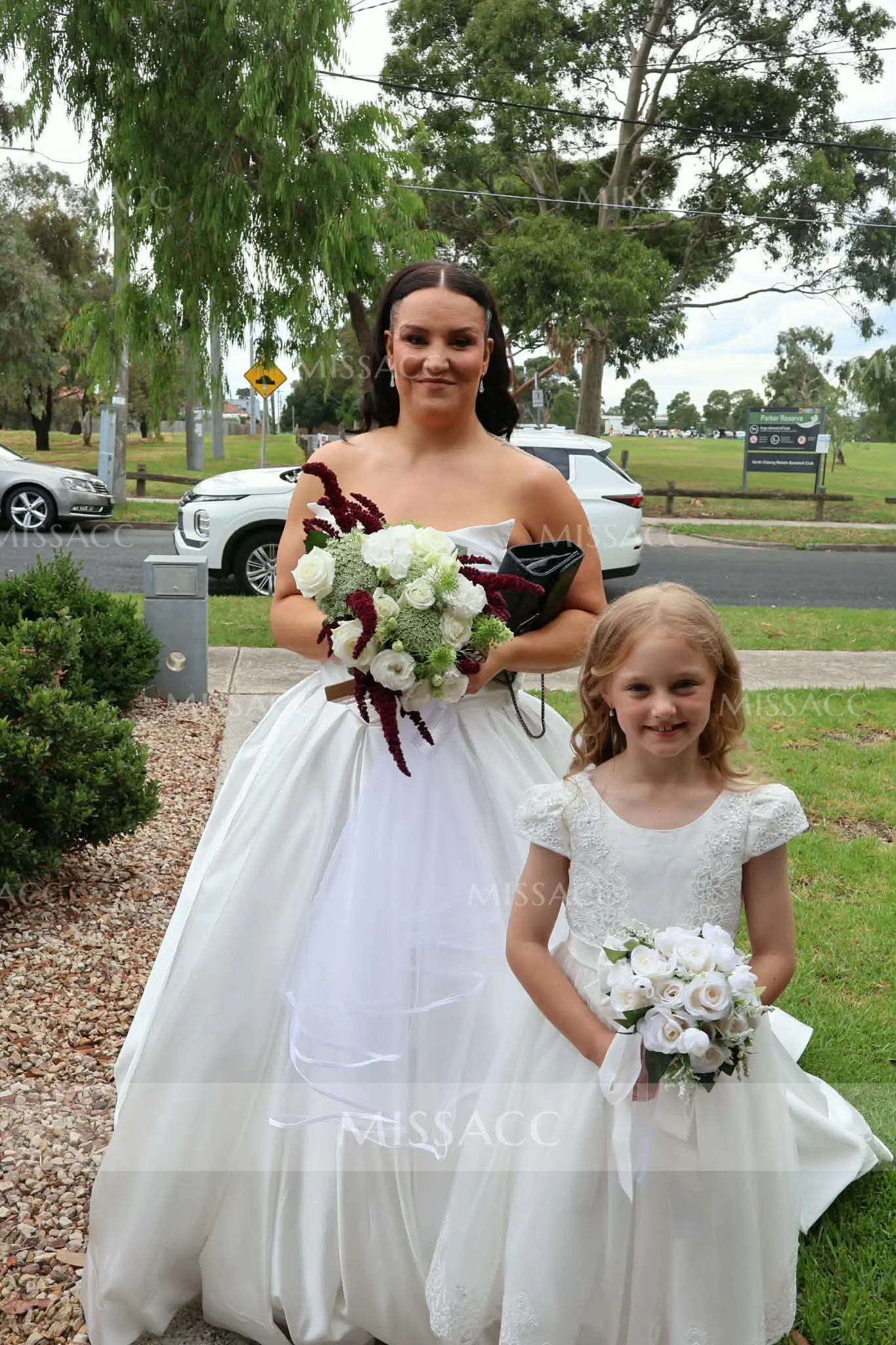 Sheath/Column Strapless Wedding Dresses review