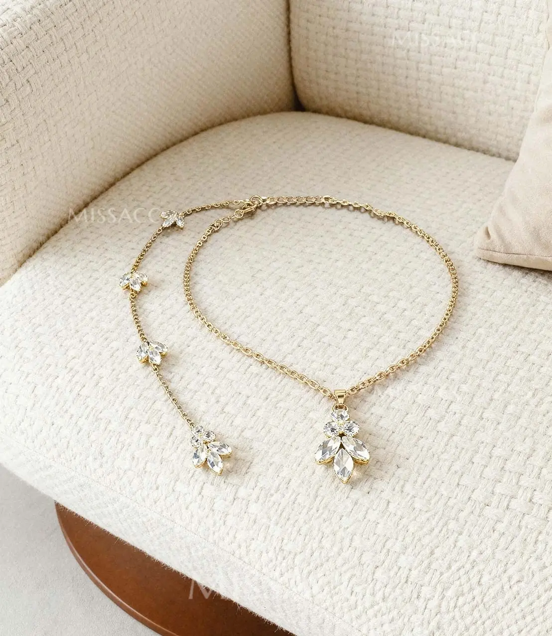 Simple Leaf Zirconia Necklace #SNE10001