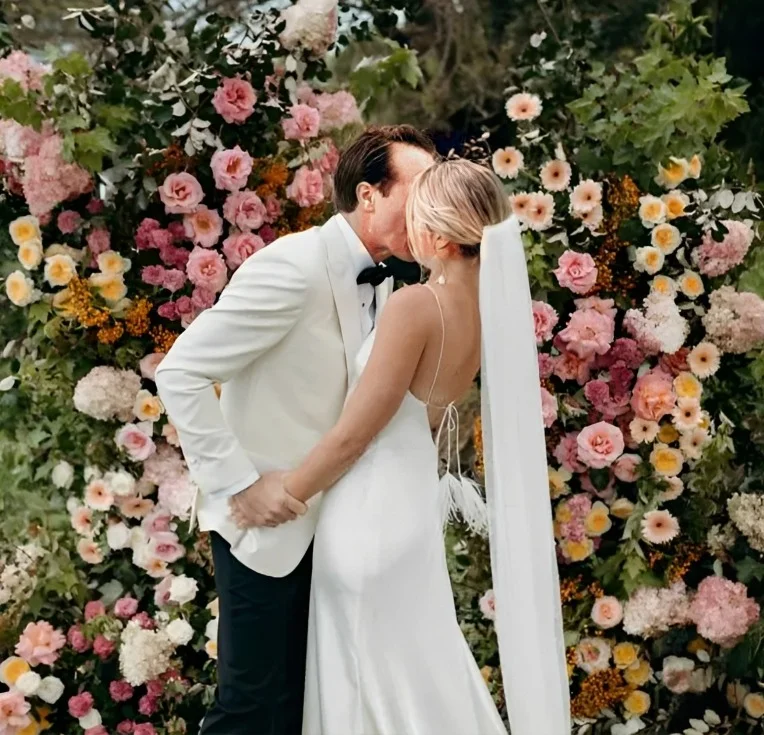 Very satisfied with the dress. Very good quality, sexy, good price and it fits well.