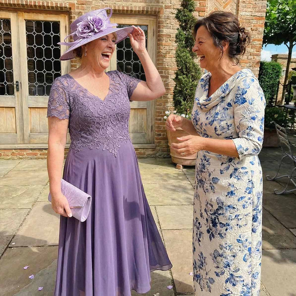 It’s incredibly light thanks to the chiffon, and I didn’t sweat at all. The A-line shape flatters my figure a lot, hiding my tummy perfectly. I paired it with simple heels, and people asked me all afternoon where I bought it. It held up really well even after washing. I’m so happy I bought it!