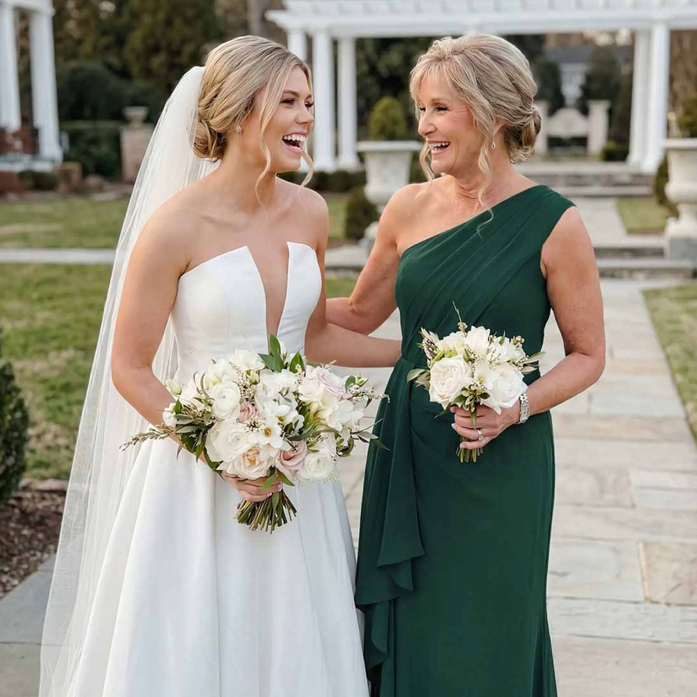 I bought this for daughter weddingand it was a hit. The fabric feels nice against the skin, no itchy seams.