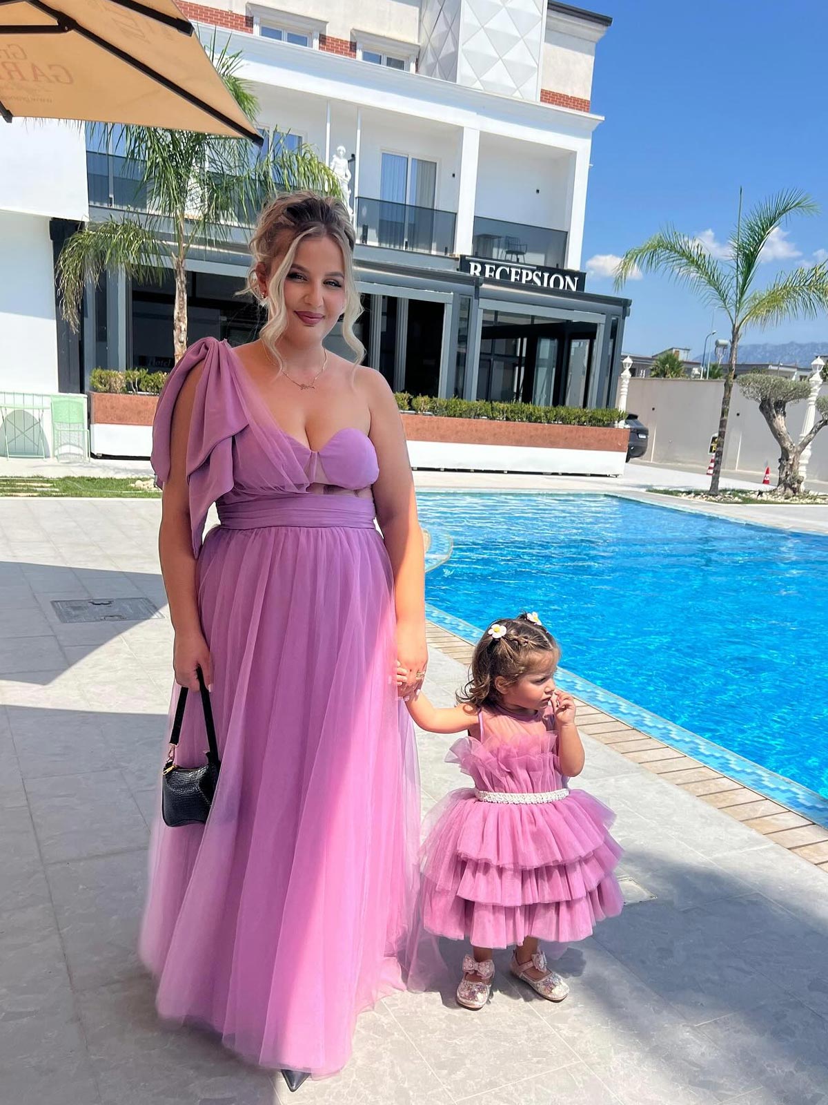 When love and elegance meet in the same color 💜 Two princesses, one shade, one unforgettable moment   Photo @aksa_kalemi