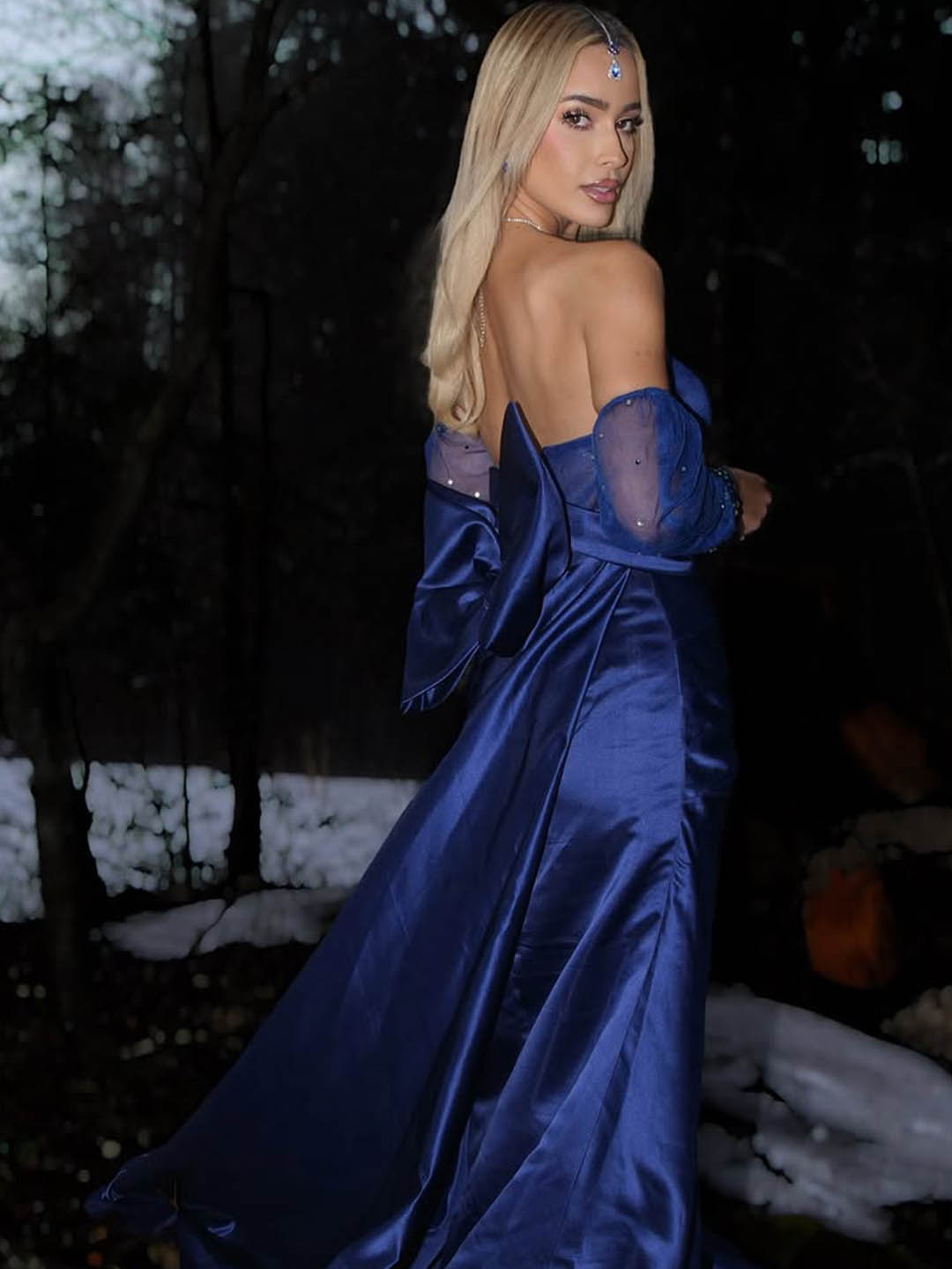The MISSACC dress  blue gown effortlessly combines elegance and modern design. Photo @gioiastellaa